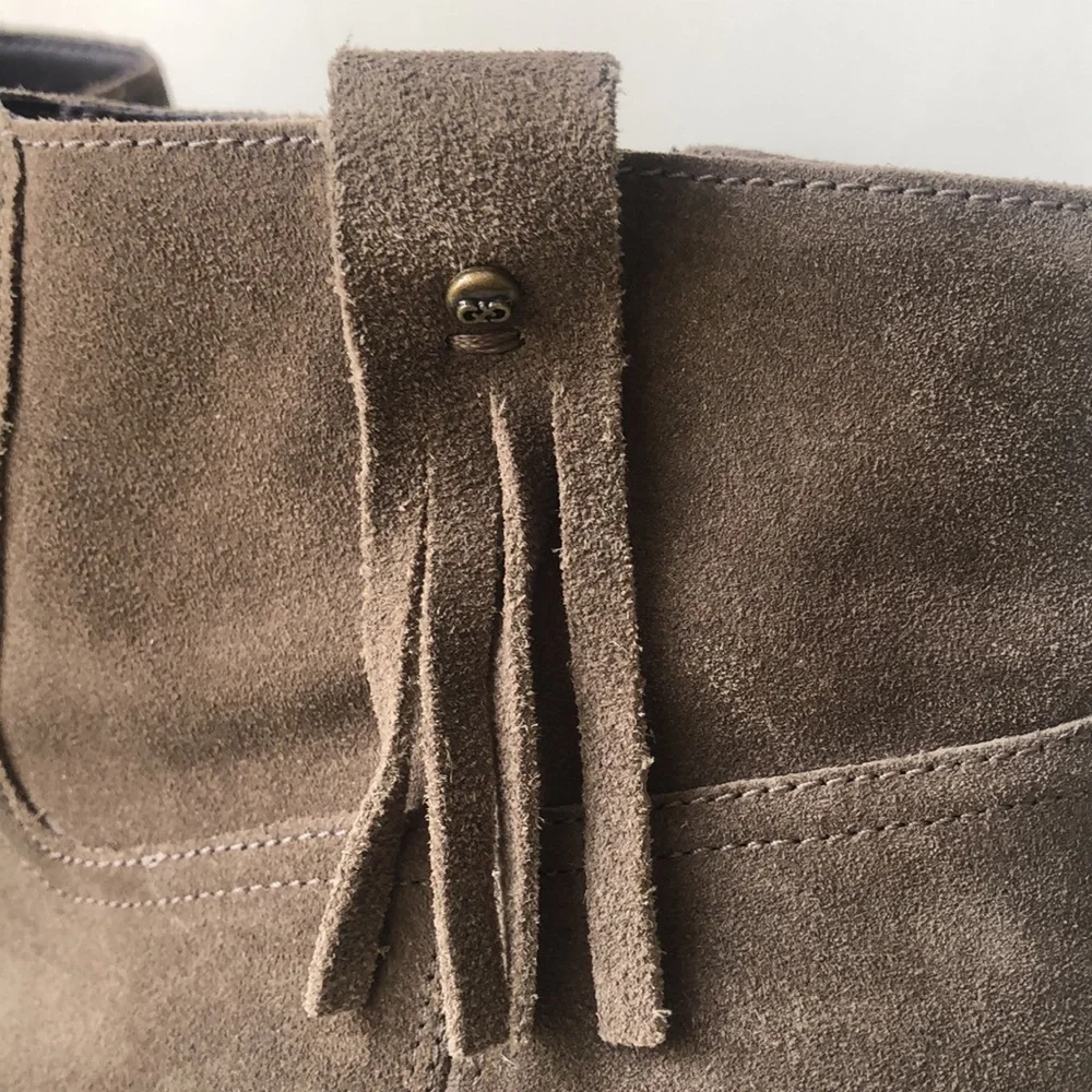 Cole Haan Elsie Tan Suede Tassle Wedge Ankle Boots Size 8
